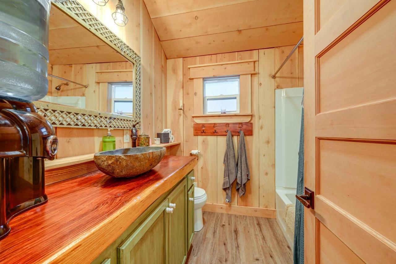 Enchanting Creekside Cabin Near Kings Canyon Park! Badger Exterior photo