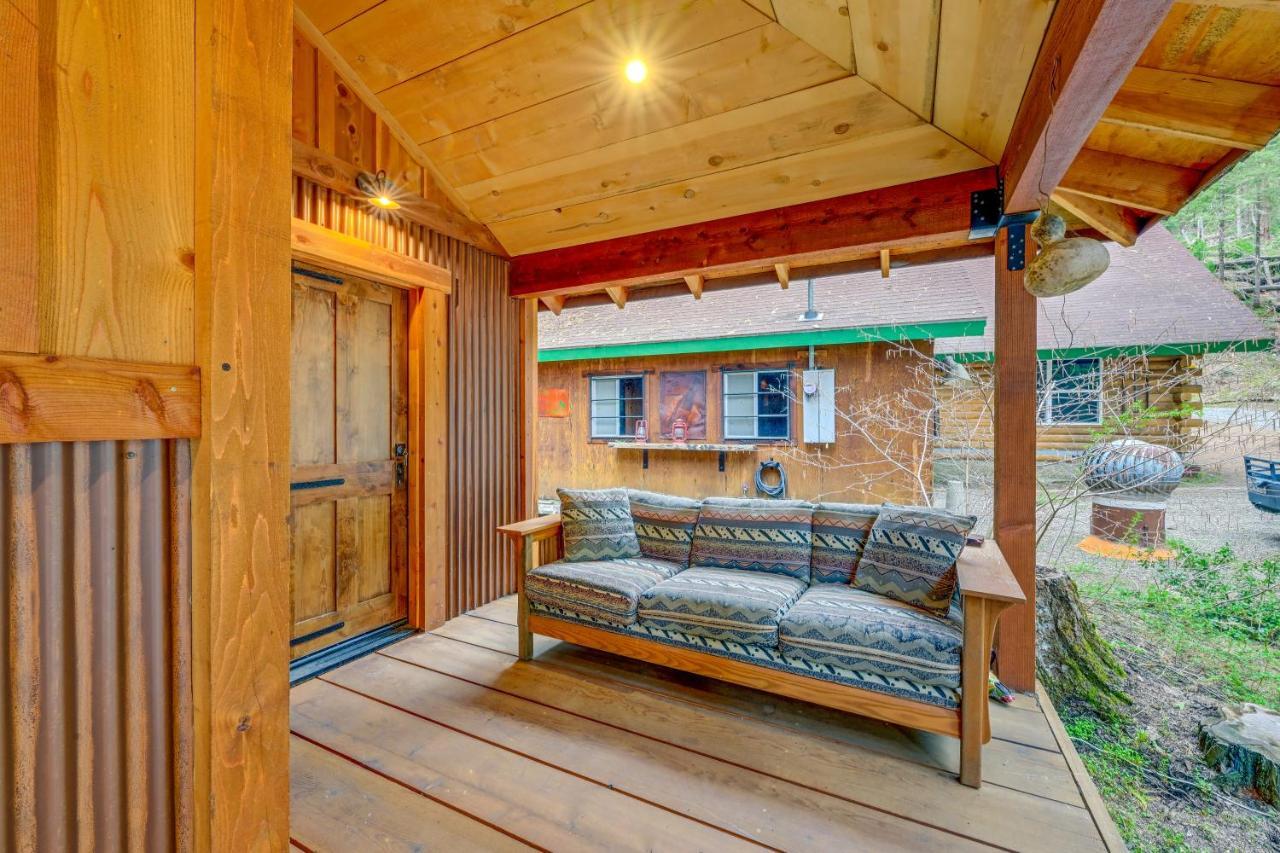 Enchanting Creekside Cabin Near Kings Canyon Park! Badger Exterior photo
